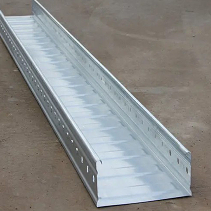 Clip op gegolfde kabelbak 50 mm-500 mm Ladingcapaciteit 20-100 kg/M Zilver